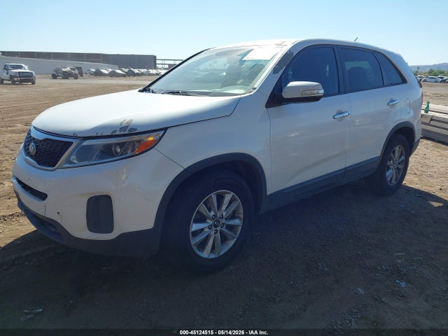 KIA SORENTO LX 2015 5XYKT3A62FG621943 Image 2