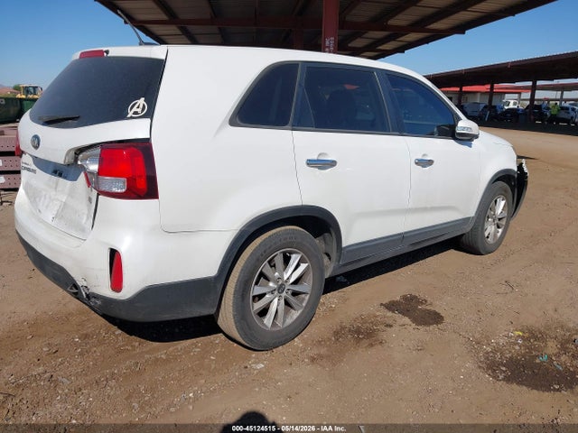 KIA SORENTO LX 2015 5XYKT3A62FG621943 Image 4