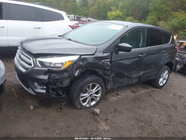 45124527 :رقم المزاد ، 1FMCU9GD2HUD63530 vin ، 2017 Ford Escape Se مزاد بيع