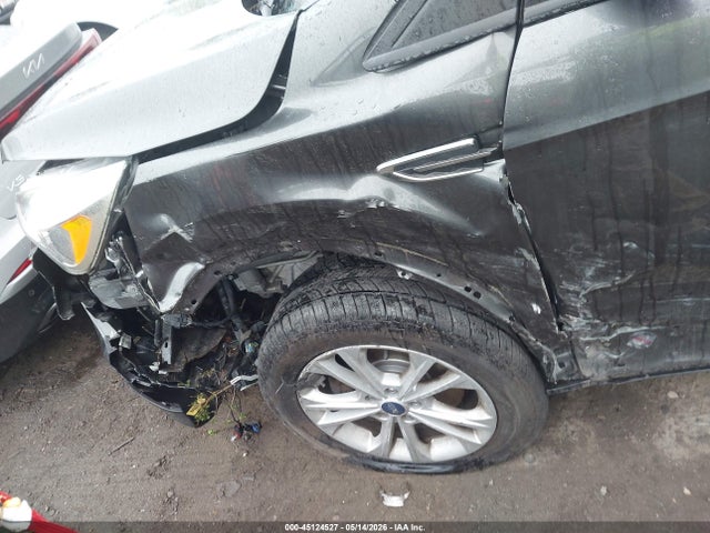 45124527 :رقم المزاد ، 1FMCU9GD2HUD63530 vin ، 2017 Ford Escape Se مزاد بيع