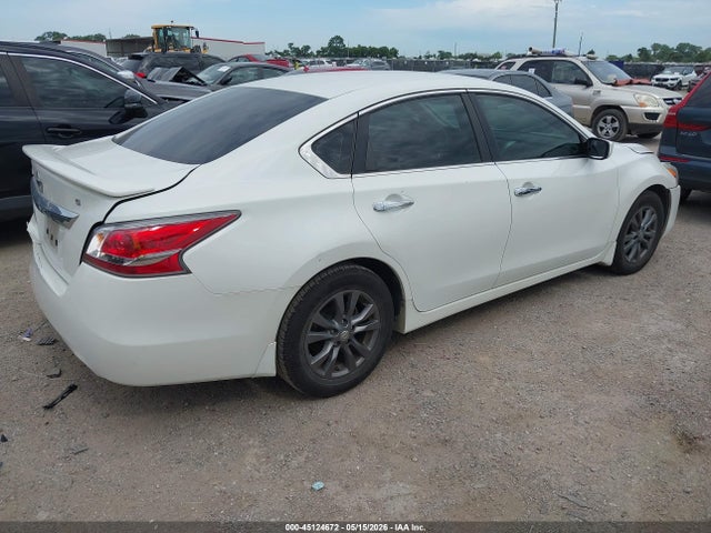 Продаж на аукціоні авто 2015 Nissan Altima 2.5 S, vin: 1N4AL3AP1FN350053, номер лоту: 45124672