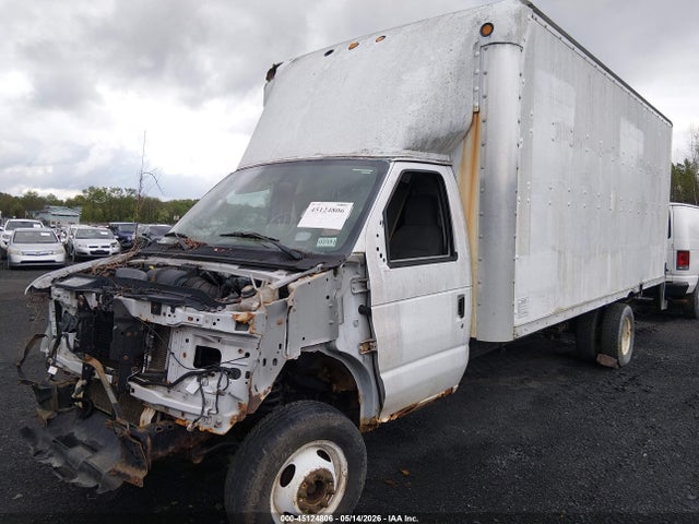 45124806 :رقم المزاد ، 1FDXE45S79DA25075 vin ، 2009 Ford E-450 Cutaway مزاد بيع