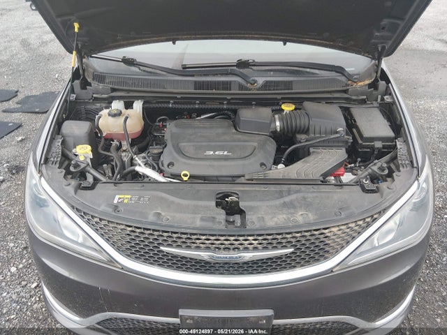 2017 Chrysler Pacifica Touring-l მანქანა იყიდება აუქციონზე, vin: 2C4RC1BG2HR709061, აუქციონის ნომერი: 45124897