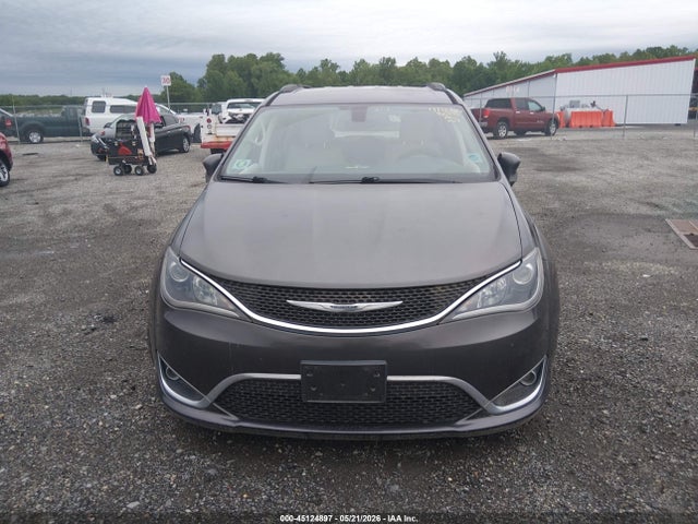 2017 Chrysler Pacifica Touring-l მანქანა იყიდება აუქციონზე, vin: 2C4RC1BG2HR709061, აუქციონის ნომერი: 45124897