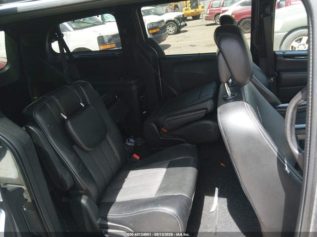 2014 Chrysler Town & Country S მანქანა იყიდება აუქციონზე, vin: 2C4RC1HG7ER310522, აუქციონის ნომერი: 45124901