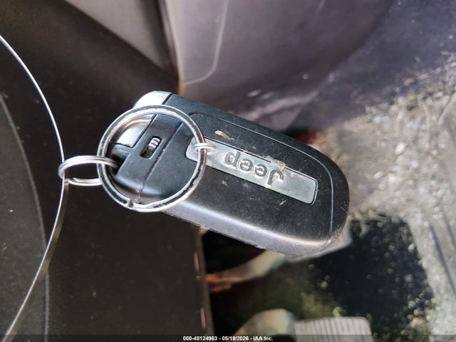 45124963 :رقم المزاد ، ZACCJBAH1HPF65065 vin ، 2017 Jeep Renegade Sport 4x4 مزاد بيع