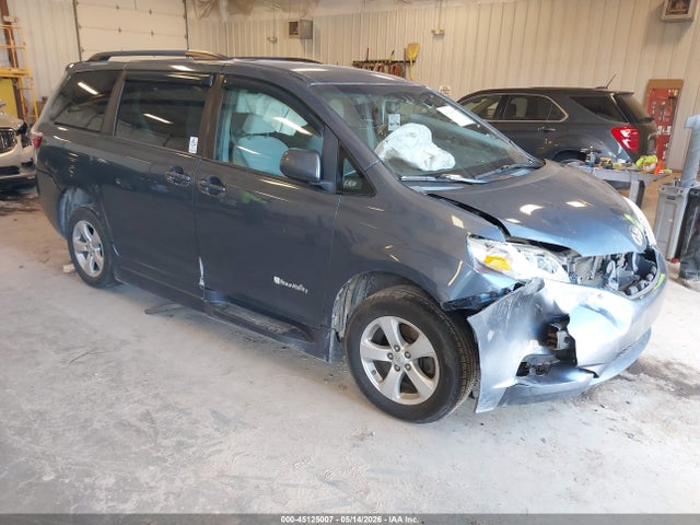 45125007 :رقم المزاد ، 5TDKK3DC9FS561831 vin ، 2015 Toyota Sienna Le 7 Passenger مزاد بيع