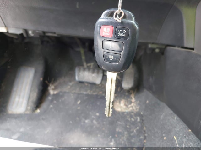 Продажа на аукционе авто 2017 Toyota Rav4 Xle, vin: 2T3WFREVXHW351717, номер лота: 45125084