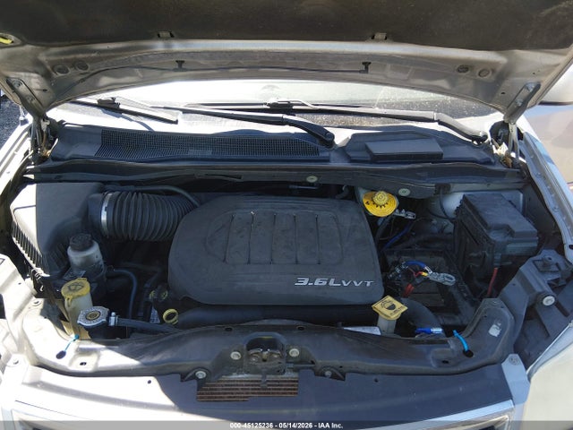 2015 Chrysler Town & Country Touring მანქანა იყიდება აუქციონზე, vin: 2C4RC1BG7FR626528, აუქციონის ნომერი: 45125236