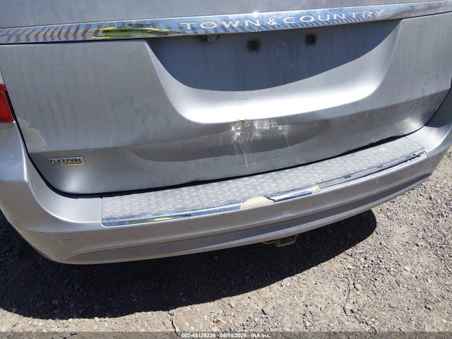 2015 Chrysler Town & Country Touring მანქანა იყიდება აუქციონზე, vin: 2C4RC1BG7FR626528, აუქციონის ნომერი: 45125236