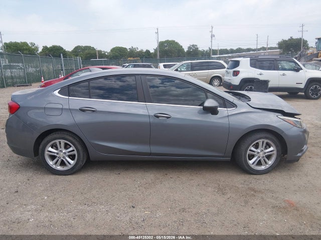 1G1BE5SMXJ7121322 Chevrolet Cruze Lt Auto
