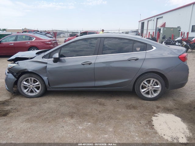 1G1BE5SMXJ7121322 Chevrolet Cruze Lt Auto
