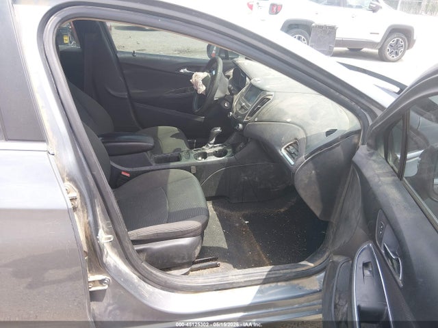1G1BE5SMXJ7121322 Chevrolet Cruze Lt Auto