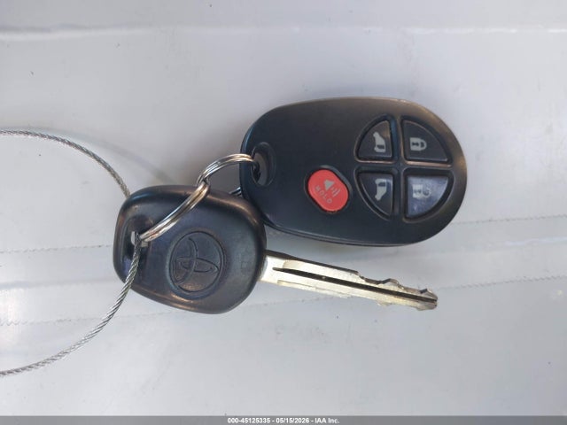 5TDKK3DC8FS652721 Toyota Sienna Le 8 Passenger