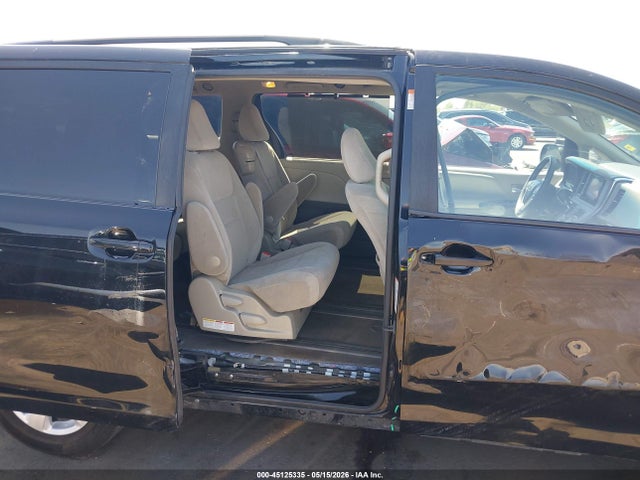 5TDKK3DC8FS652721 Toyota Sienna Le 8 Passenger
