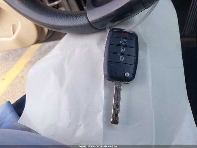5XXGM4A71FG425739 KIA Optima Lx