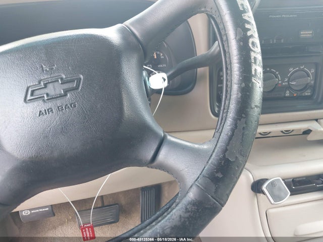 2002 Chevrolet Suburban 1500 Lt მანქანა იყიდება აუქციონზე, vin: 1GNEC16Z92J296620, აუქციონის ნომერი: 45125366