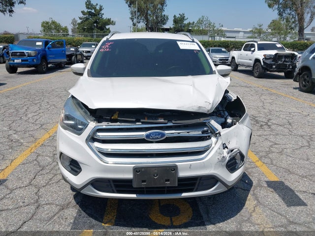 1FMCU9J93JUA67233 Ford Escape Titanium