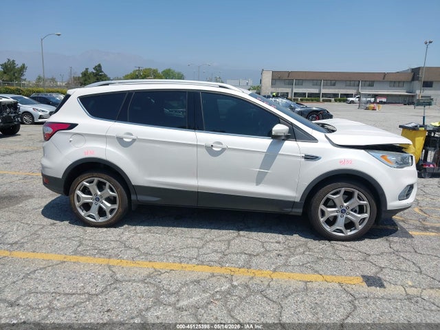 1FMCU9J93JUA67233 Ford Escape Titanium