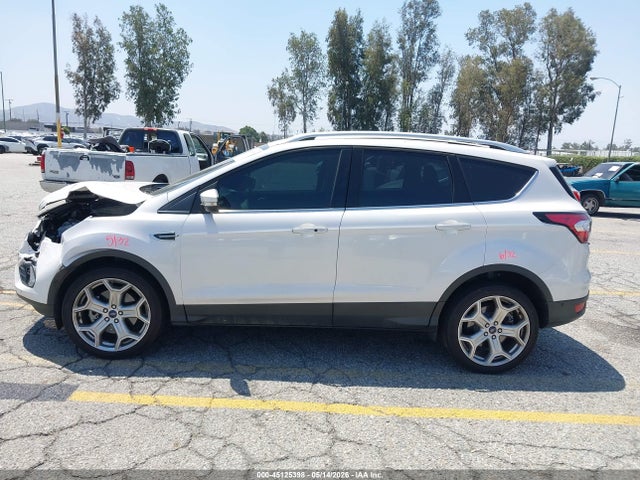 1FMCU9J93JUA67233 Ford Escape Titanium