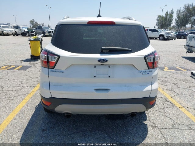 1FMCU9J93JUA67233 Ford Escape Titanium