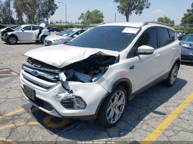 1FMCU9J93JUA67233 Ford Escape Titanium