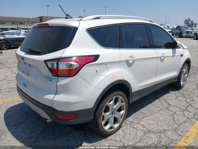 1FMCU9J93JUA67233 Ford Escape Titanium