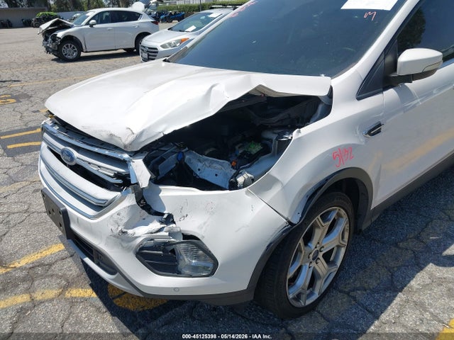 1FMCU9J93JUA67233 Ford Escape Titanium