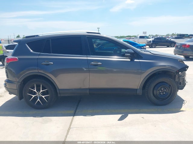 2T3NFREV8GW298283 Toyota RAV4 SE