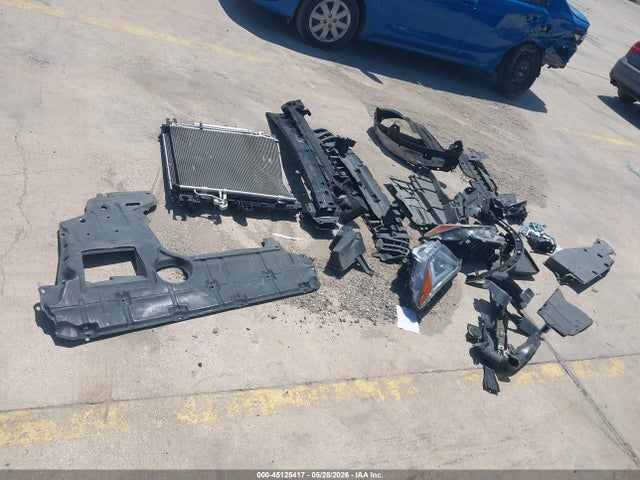 2T3NFREV8GW298283 Toyota RAV4 SE