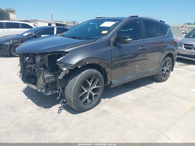 2T3NFREV8GW298283 Toyota RAV4 SE