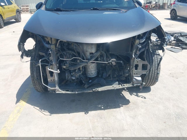 2T3NFREV8GW298283 Toyota RAV4 SE