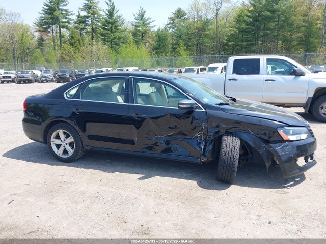 2013 Volkswagen Passat 2.5l Se მანქანა იყიდება აუქციონზე, vin: 1VWBP7A33DC045036, აუქციონის ნომერი: 45125731