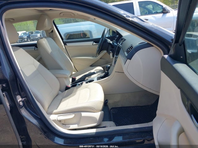 2013 Volkswagen Passat 2.5l Se მანქანა იყიდება აუქციონზე, vin: 1VWBP7A33DC045036, აუქციონის ნომერი: 45125731