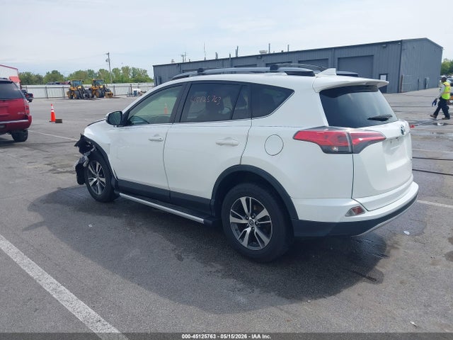 Toyota Rav4 Xle 2018 JTMRFREV4JJ725305 Image 3