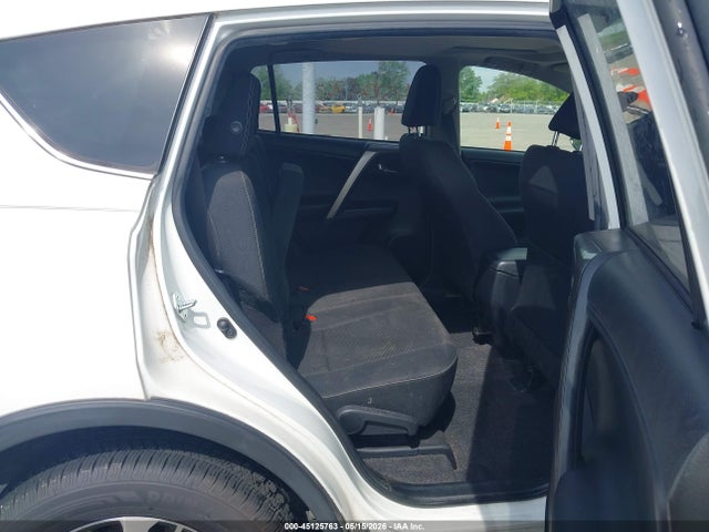 JTMRFREV4JJ725305 Toyota Rav4 Xle