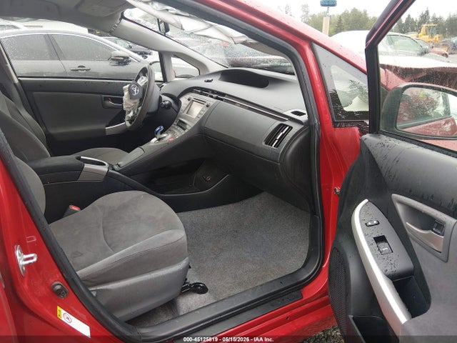 Toyota Prius Three 2014 JTDKN3DU5E1756773 Image 17
