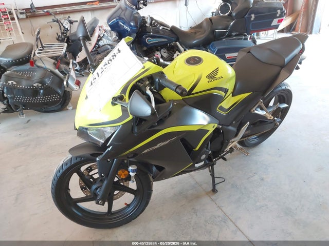 Honda Cbr300 R 2016 MLHNC5108G5201552 Image 2