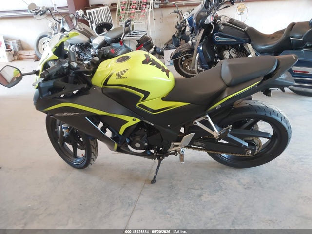 Honda Cbr300 R 2016 MLHNC5108G5201552 Image 13
