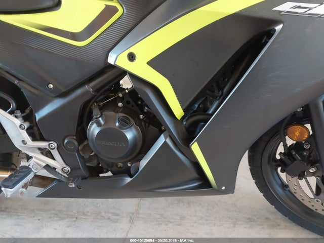 Honda Cbr300 R 2016 MLHNC5108G5201552 Image 8