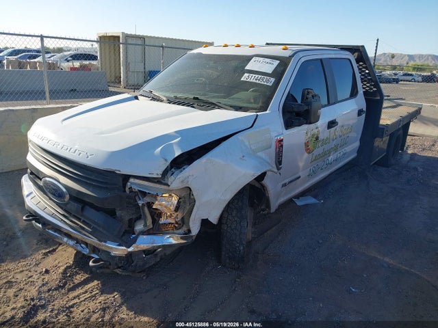 Ford F-350 Chassis Xl 2017 1FD8W3GT1HEE06656 Image 2