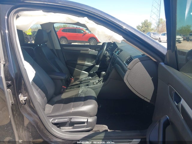 2018 Volkswagen Passat 2.0t R-line/2.0t S მანქანა იყიდება აუქციონზე, vin: 1VWAA7A3XJC029876, აუქციონის ნომერი: 45126039