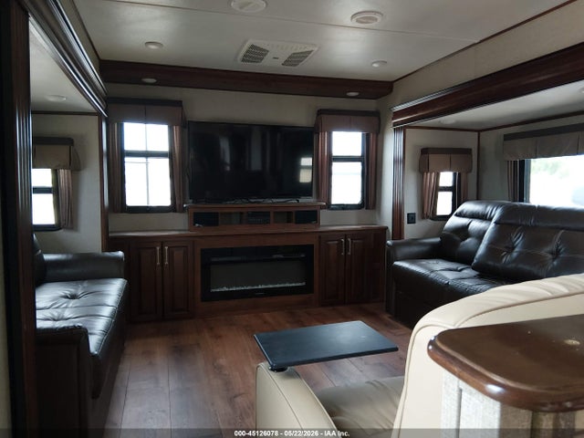 Keystone Avalance 2018 4YDF37522JE760484 Image 5