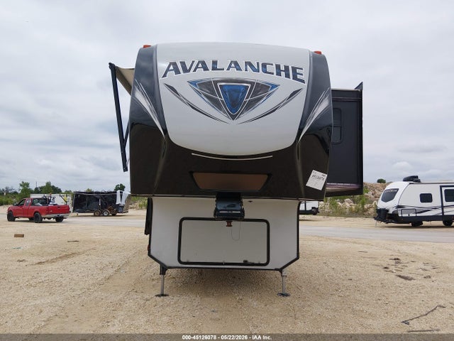 Keystone Avalance 2018 4YDF37522JE760484 Image 6