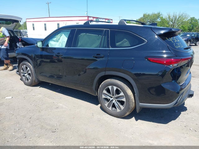 45126255 :رقم المزاد ، 5TDHZRBHXNS579261 vin ، 2022 Toyota Highlander Xle مزاد بيع