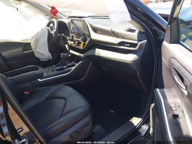 45126255 :رقم المزاد ، 5TDHZRBHXNS579261 vin ، 2022 Toyota Highlander Xle مزاد بيع