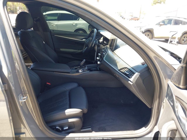 BMW 530e 2022 WBA13AG05NCK64745 Image 5