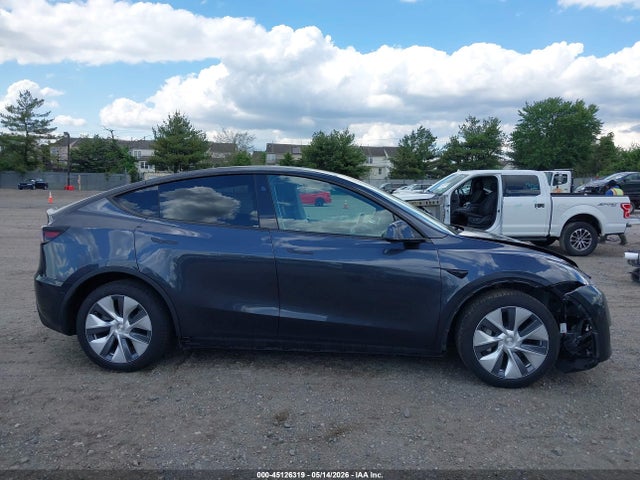 Продаж на аукціоні авто 2024 Tesla Model Y Long Range Dual Motor All-wheel Drive, vin: 7SAYGDEE6RA277177, номер лоту: 45126319