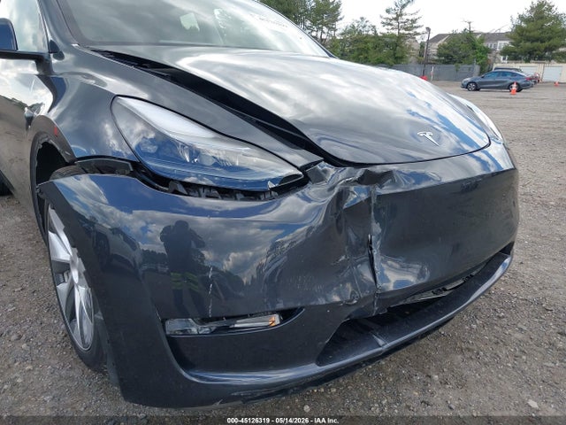 Продаж на аукціоні авто 2024 Tesla Model Y Long Range Dual Motor All-wheel Drive, vin: 7SAYGDEE6RA277177, номер лоту: 45126319