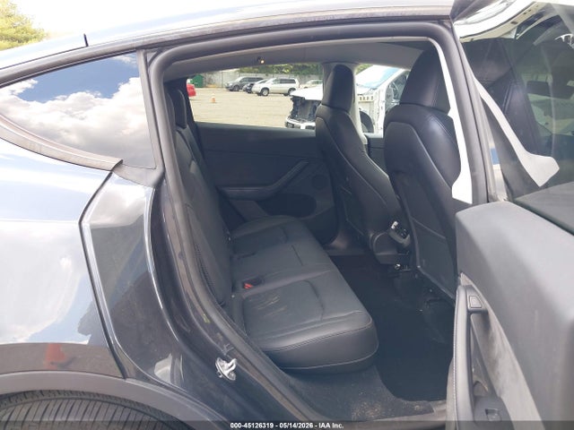 Продаж на аукціоні авто 2024 Tesla Model Y Long Range Dual Motor All-wheel Drive, vin: 7SAYGDEE6RA277177, номер лоту: 45126319